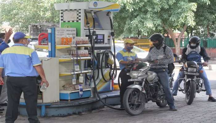 Petrol-Diesel Price Today: ಗ್ರಾಹಕರ ಜೇಬು ಖಾಲಿ ಮಾಡುತ್ತಿವೆ ಪೆಟ್ರೋಲ್ ಮತ್ತು ಡೀಸೆಲ್ ದರ