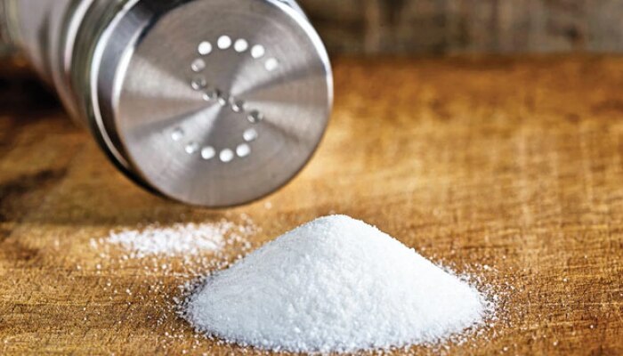 Side Effects Of Eating Extra Salt: ದೇಹದಲ್ಲಿ ಈ ಲಕ್ಷಣಗಳು ಕಾಣಿಸಿಕೊಂಡರೆ ತಕ್ಷಣ ಎಚ್ಚೆತ್ತುಕೊಳ್ಳಿ, ಕಾರಣ ಇಲ್ಲಿದೆ