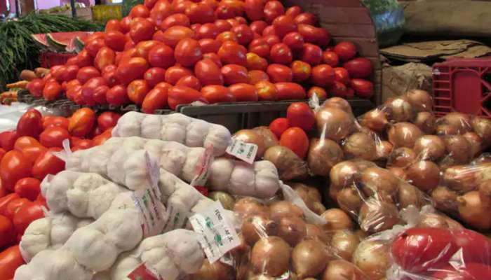 Onion, Tomoto price: ಗಗನ ಮುಖಿಯಾದ ಟೊಮೇಟೊ, ಈರುಳ್ಳಿ ಬೆಲೆ