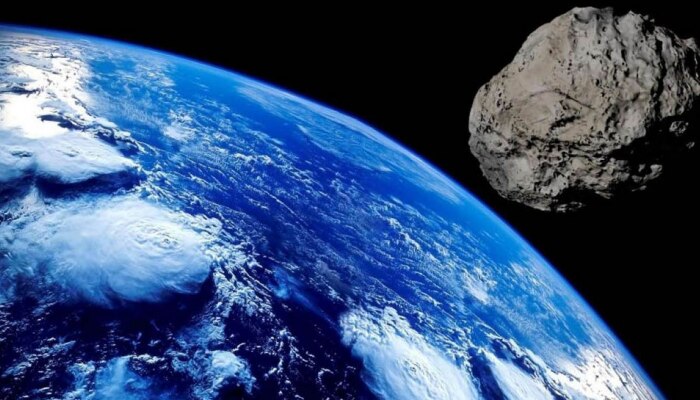 Massive Asteroids Nearing Earth: ಭೂಮಿಯತ್ತ ಧಾವಿಸುತ್ತಿವೆ 'ಬಾಹ್ಯಾಕಾಶದ ಬೆಟ್ಟಗಳು', ಕ್ಷುದ್ರಗ್ರಹಗಳ ಈ ಸುರಿಮಳೆ ವಿನಾಶಕಾರಿಯೇ? title=