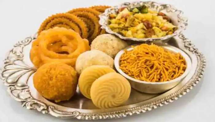 Diwali Diet Tips: ದೀಪಾವಳಿಯಲ್ಲಿ ಶುಗರ್ ನಿಯಂತ್ರಣದಲ್ಲಿಡಲು ಮಧುಮೇಹಿಗಳು ಈ 5 ಸಲಹೆ ಅನುಸರಿಸಿ