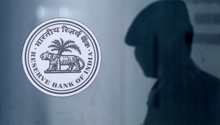 Reserve Bank Of India: ಮತ್ತೊಂದು ಬ್ಯಾಂಕಿನ ಗ್ರಾಹಕರ ಖಾತೆಗಳ ಹಣ ಹಿಂಪಡೆತದ ಮೇಲೆ ನಿರ್ಬಂಧ ವಿಧಿಸಿದ RBI title=
