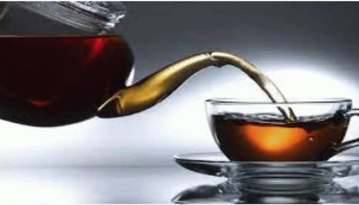 Black Tea Benefits For Skin: ಚರ್ಮಕ್ಕೆ ತುಂಬಾ ಪ್ರಯೋಜನಕಾರಿ ಬ್ಲಾಕ್ ಟೀ; ಈ ಸಮಸ್ಯೆಗೆ ಸಿಗುತ್ತೆ ಶಾಶ್ವತ ಪರಿಹಾರ title=