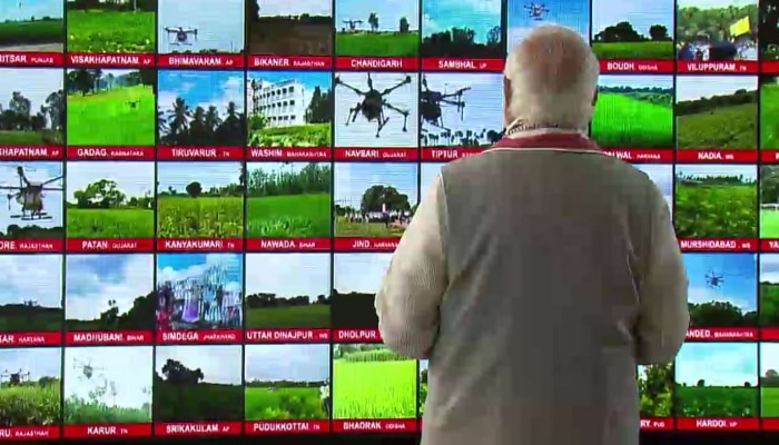 Drone ಗಳ ಮೂಲಕ ಕೀಟನಾಶಕ ಸಿಂಪಡನೆ, ದೇಶದ ರೈತರಿಗೆ PM Modi ಉಡುಗೊರೆ title=