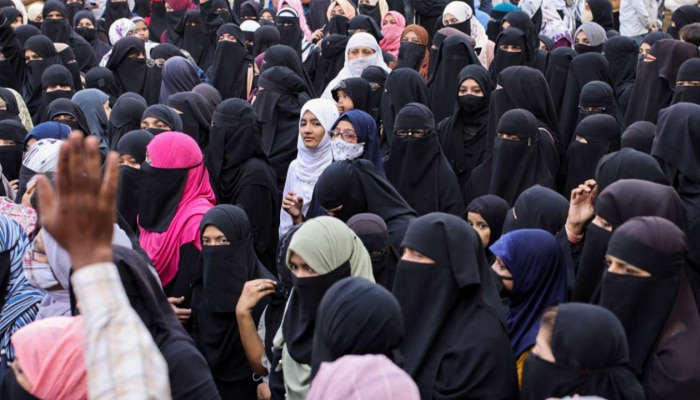Hijab Controversy: ಹಿಜಾಬ್ ಪ್ರಕರಣದ ವಿಚಾರಣೆ ಪೂರ್ಣಗೊಳಿಸಿ ತೀರ್ಪು ಕಾಯ್ದಿರಿಸಿದ ರಾಜ್ಯ ಹೈಕೋರ್ಟ್ 