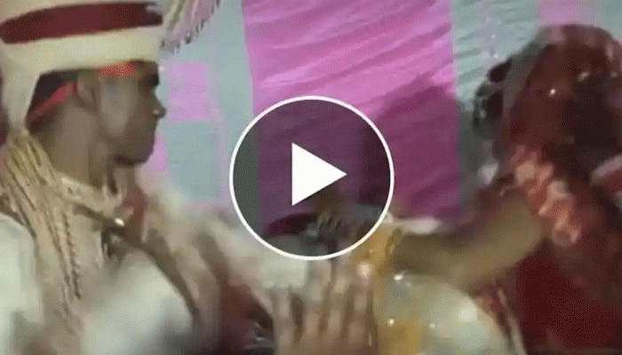 Viral video : ಮದುವೆ ಮಂಟಪದದಲ್ಲಿಯೇ ಹೊಡೆದಾಡಿಕೊಂಡ ವಧು ವರ, ನೆಂಟರಿಷ್ಟರು  ಸುಸ್ತೋ ಸುಸ್ತು 