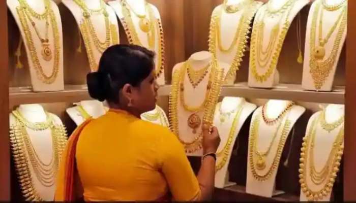 07-03-2022 Today Gold Price:ಆಭರಣ ಪ್ರಿಯರಿಗೆ ಶಾಕ್.. ಚಿನ್ನ-ಬೆಳ್ಳಿ ದರದಲ್ಲಿ ಭಾರಿ ಏರಿಕೆ   title=