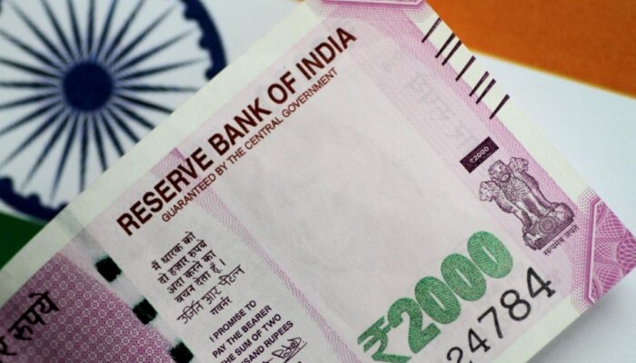Rupees To Dollar: ರಷ್ಯಾ-ಉಕ್ರೇನ್ ಯುದ್ಧದ ಹಿನ್ನೆಲೆ ಡಾಲರ್ ಎದುರು ನೆಲಕಚ್ಚಿದ ರೂಪಾಯಿ, ಪ್ರಭಾವ ಏನು?