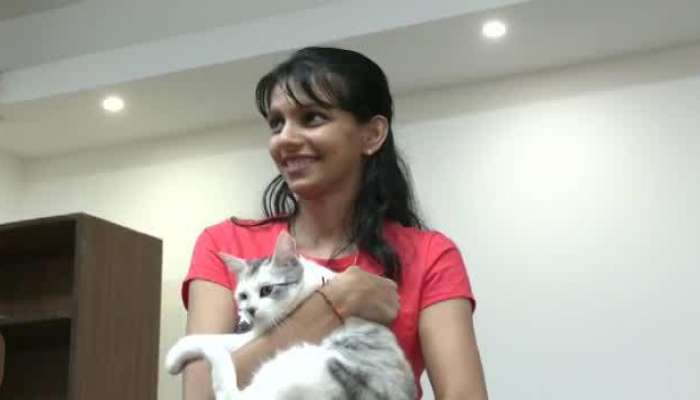 Mangalore Student Returned With Cat from Ukraine thanked DC for his Support