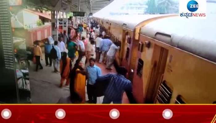 A policeman rescued passenger when he felldown from train- Watch video