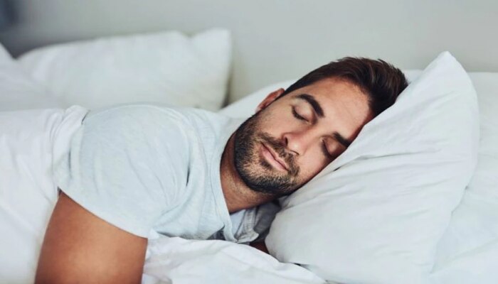 Sleeping Tips: ಕೇವಲ 4 ಗಂಟೆಗಳಲ್ಲಿ 8 ಗಂಟೆಗಳ ಸಂಪೂರ್ಣ ಮತ್ತು ಫ್ರೆಶ್ ನಿದ್ರೆ ಪಡೆಯಲು ದಿಗ್ಗಜರು ಬಳಸುವ ಟೆಕ್ನಿಕ್ ಇದು title=