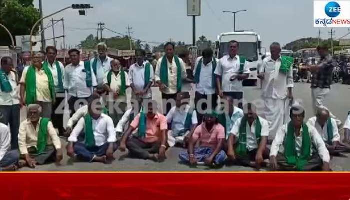 Mysore Bangalore highway in Maddur town attock price hike outrage