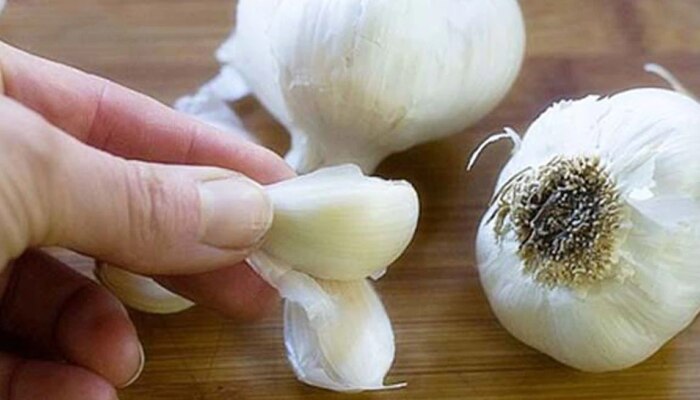 Garlic Benefits : ಬೇಸಿಗೆಯಲ್ಲಿ ಬೆಳ್ಳುಳ್ಳಿ ಸೇವಿಸುವುದು ಆರೋಗ್ಯಕ್ಕೆ ಎಷ್ಟು ಉತ್ತಮ! ಇಲ್ಲಿದೆ ನೋಡಿ  title=