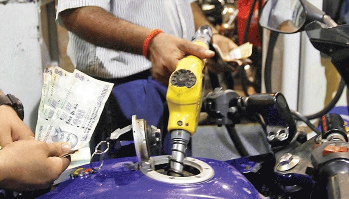 Petrol Diesel Price: ನಿಮ್ಮ ನಗರದಲ್ಲಿ ಎಷ್ಟಿದೆ  ಪೆಟ್ರೋಲ್, ಡಿಸೇಲ್ ಬೆಲೆ ಇಲ್ಲಿದೆ ಸಂಪೂರ್ಣ ಮಾಹಿತಿ  title=