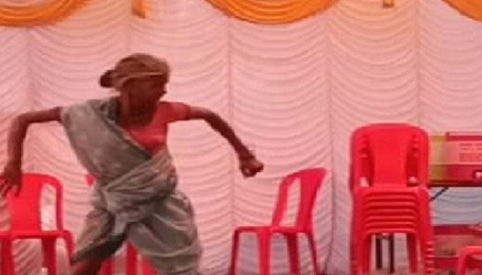 Viral Video: ಇಲ್ನೋಡಿ ಅಜ್ಜಿಯ ಡ್ಯಾನ್ಸ್‌... `ಸಾಮಿ ಸಾಮಿ' ಹಾಡಿಗೆ ಭರ್ಜರಿ ಸ್ಟೆಪ್ಸ್‌ title=