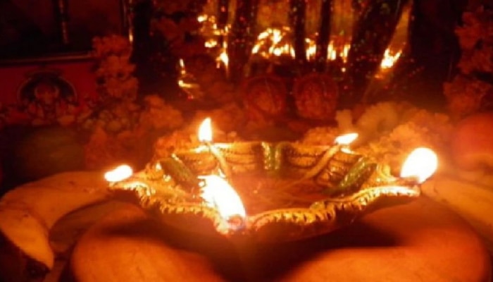 Vastu Tips: ತುಂಬಾ ಪ್ರಭಾವಶಾಲಿಯಾಗಿದೆ ಈ ಪಂಚಮುಖಿ ದೀಪದ ಉಪಾಯ
