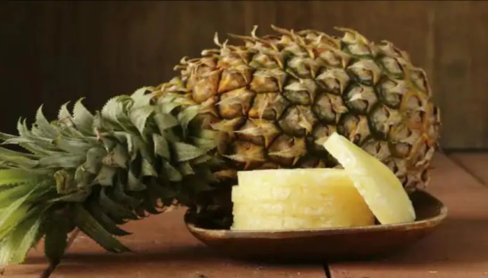 Pineapple Side Effects : ಹೆಚ್ಚು ತಿನ್ನಬೇಡಿ 'ಪೈನಾಪಲ್' : ನೀವು ಈ ರೋಗಗಳಿಗೆ ತುತ್ತಾಗಬಹುದು!  title=