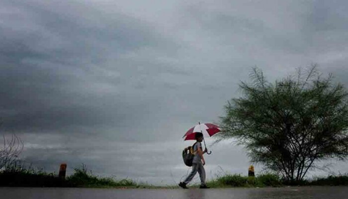 Heavy rainfall: ರಾಜ್ಯದ ಈ ಭಾಗದಲ್ಲಿ ಭಾರೀ ಮಳೆ ಸಾಧ್ಯತೆ: ರೆಡ್‌ ಅಲರ್ಟ್‌ ಘೋಷಿಸಿದ IMD title=