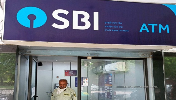 SBI ATM Franchise: SBI ನೀಡುತ್ತಿದೆ ಅದ್ಭುತ ಅವಕಾಶ! ಕೇವಲ ಈ ದಾಖಲೆಗಳನ್ನು ನೀಡಿ ತಿಂಗಳಿಗೆ 60 ಸಾವಿರ ಸಂಪಾದಿಸಿ title=