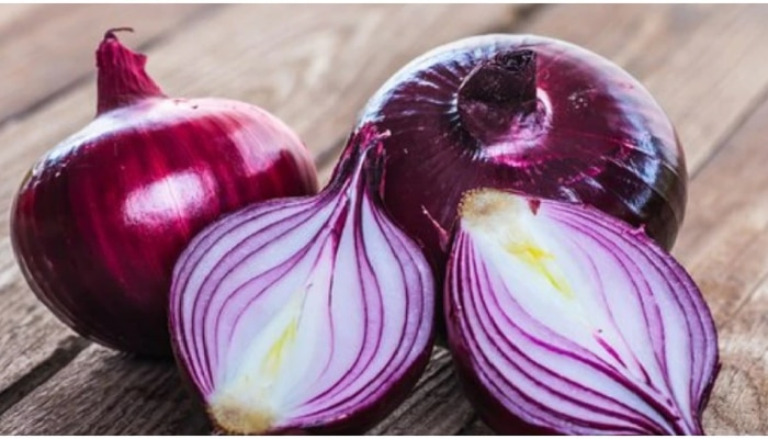 Raw Onion : ನೀವು ಪ್ರತಿದಿನ ಹಸಿ ಈರುಳ್ಳಿ ತಿನ್ನುತ್ತೀರಾ? ಹಾಗಿದ್ರೆ, ಆರೋಗ್ಯಕ್ಕೆ ತಪ್ಪಿದ್ದಲ್ಲ ಅಪಾಯ