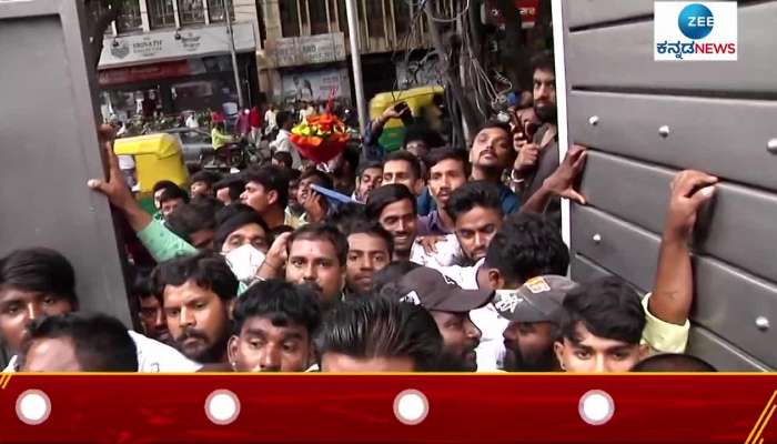huge number of fans infront of crazy star Ravichandran house