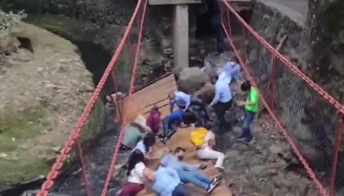 Viral Video: Hanging bridge collapsed Video Viral On Social Media