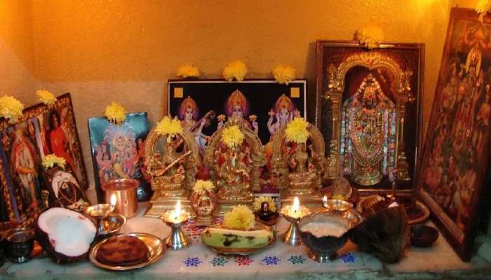Vastu Tips For Puja Room: ನಿಮ್ಮ ಮನೆಯ ದೇವರ ಕೋಣೆಯಲ್ಲೂ ಇಂತಹ ವಸ್ತುಗಳಿದ್ದರೆ ಈಗಲೇ ತೆಗೆಯಿರಿ 
