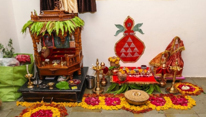 Home Temple Tips : ಮನೆಯ ದೇವರಮನೆಯಲ್ಲಿ ಈ 5 ವಸ್ತುಗಳನ್ನು ಯಾವತ್ತೂ ಇಡಬೇಡಿ!