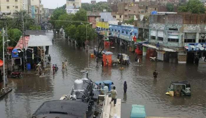  Pakistan Flood: ಪ್ರವಾಹದಿಂದ 1000 ಕ್ಕೂ ಹೆಚ್ಚು ಜನರ ಸಾವು : ಪಾಕಿಸ್ತಾನದಲ್ಲಿ ತುರ್ತು ಪರಿಸ್ಥಿತಿ ಘೋಷಣೆ  title=
