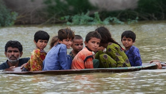 Pakistan Flood: ಭೀಕರ ಪ್ರವಾಹಕ್ಕೆ ನಲುಗಿದ ಪಾಕ್, ಸಂತ್ರಸ್ತರಾದ 57 ಲಕ್ಷಕ್ಕೂ ಅಧಿಕ ಜನ   title=
