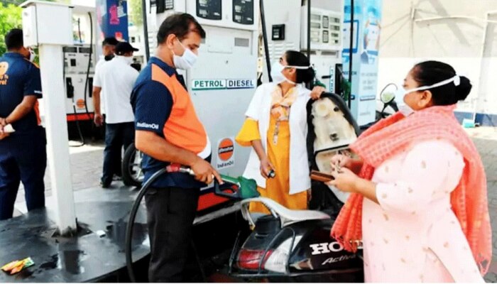 Petrol Price Today: ಪೆಟ್ರೋಲ್-ಡೀಸೆಲ್ ಬೆಲೆಯಲ್ಲಿ ಮತ್ತೆ ರಿಲೀಫ್! ಇಂದಿನ ದರ ತಿಳಿಯಿರಿ  title=