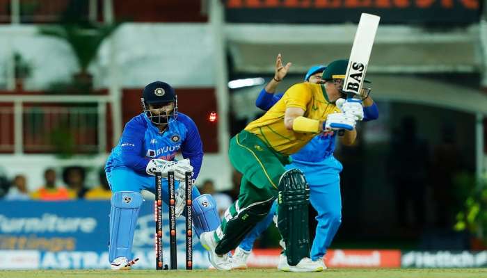 IND vs SA T20I: ಮೊದಲ ಪಂದ್ಯದಲ್ಲೇ ಟೀಂ ಇಂಡಿಯಾಗೆ ಐತಿಹಾಸಿಕ ಗೆಲುವು: ದ.ಆಫ್ರಿಕಾಗೆ ಹೀನಾಯ ಸೋಲು  title=