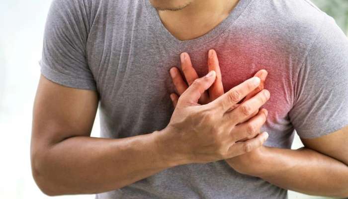 Heart Attack Symptoms: ಹೃದಯಾಘಾತದ ಮೊದಲು ದೇಹದಲ್ಲಿ ಕಾಣಿಸುತ್ತವೆ ಈ ಲಕ್ಷಣಗಳು.. ನಿರ್ಲಕ್ಷಿಸದಿರಿ! title=