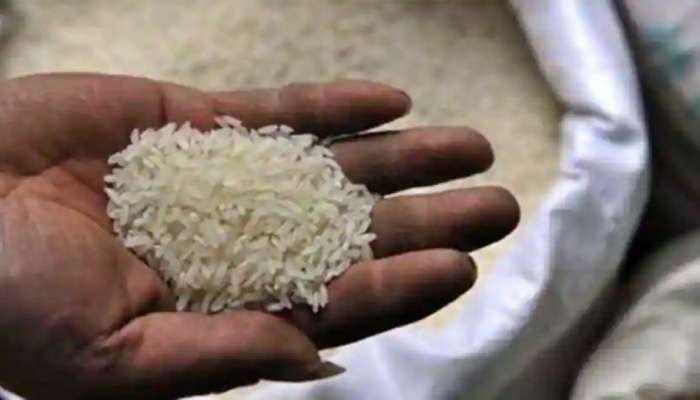 Rice Remedy : ಒಂದು ಹಿಡಿ ಅಕ್ಕಿ ನಿಮ್ಮ ಅದೃಷ್ಟವನ್ನು ಕ್ಷಣಾರ್ಧದಲ್ಲೇ ಬದಲಿಸಬಹುದು! title=