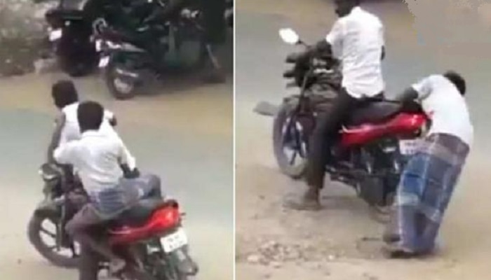 drunk man fall try sit bike viral funny video on internet Funny Video:  ವಿಪರೀತ ಕಷ್ಟಪಟ್ಟು ಬೈಕ್ ಮೇಲೆ ಕುಳಿತ ಕುಡುಕ, ಮುಂದೇನಾಗುತ್ತದೆ ನೀವೇ ನೋಡಿ | India  News in Kannada