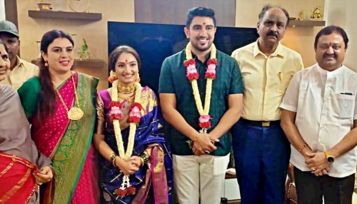 Vaishnavi Gowda Engagement photo goes viral in social media | ವೈಷ್ಣವಿಗೌಡ ಮದುವೆ ನಿಶ್ಚಯ : ಸನ್ನಿಧಿ ಕೈಹಿಡಿಯಲಿದ್ದಾನೆ ಈ ಹೀರೋ..! Entertainment News in Kannada