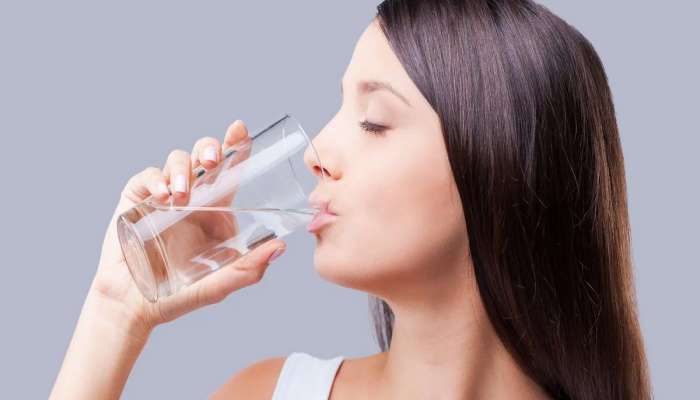 Drinking Water : ಅಗತ್ಯಕ್ಕಿಂತ ಹೆಚ್ಚು ನೀರು ಕುಡಿಯುವುದು ಆರೋಗ್ಯಕ್ಕೆ ಅಪಾಯ! 