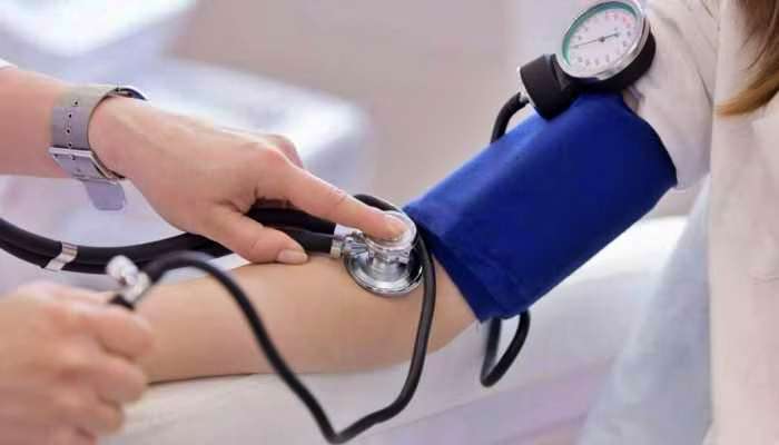 High Blood Pressure : ಅಧಿಕ ರಕ್ತದೊತ್ತಡವನ್ನು ಕಡಿಮೆ ಮಾಡಲು 5 ಸರಳ ಸೂತ್ರಗಳು..! ಪ್ರಯತ್ನಿಸಿ