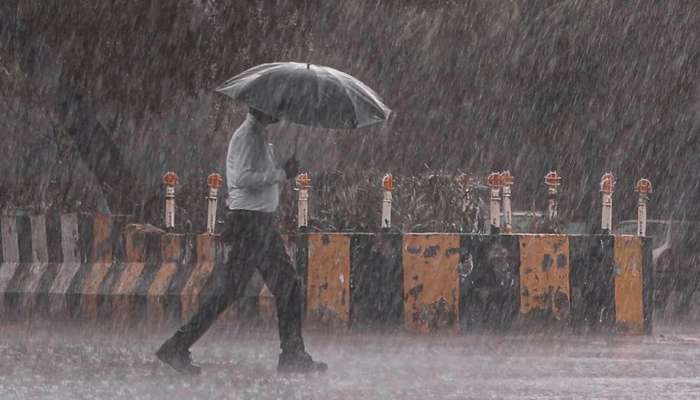 Karnataka Weather Update: ಇನ್ನೂ 4 ದಿನ ಗುಡುಗು ಸಹಿತ ಭಾರೀ ಮಳೆ: ಬಿರುಗಾಳಿ-ಆಲಿಕಲ್ಲು ಮಳೆಗೆ ತತ್ತರಿಸಲಿದೆ ಈ ಜಿಲ್ಲೆಗಳು! title=