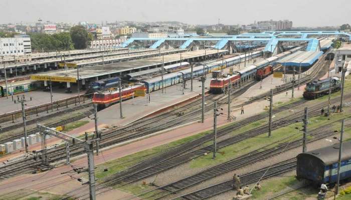 Largest Railway Junction: ಇದು ಭಾರತದ ಅತಿದೊಡ್ಡ ರೈಲ್ವೆ ಜಂಕ್ಷನ್! ದೇಶದ ಮೂಲೆ ಮೂಲೆಗೂ ಇಲ್ಲಿಂದ ಸಿಗುತ್ತೆ ರೈಲು ಸೇವೆ… title=