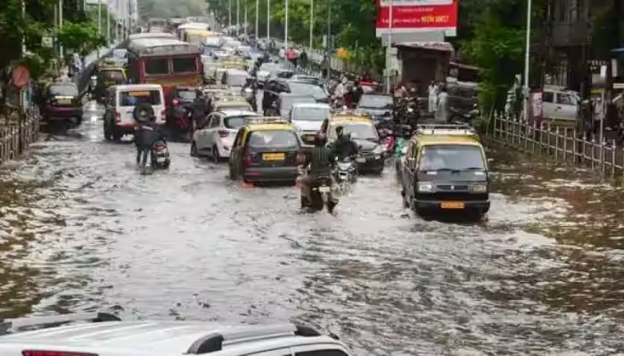 Mumbai Rain: ಮುಂಬೈನಲ್ಲಿ ಭಾರಿ ಅವಾಂತರಕ್ಕೆ ಕಾರಣವಾದ ಮಳೆ, ವಿಲೆ ಪಾರ್ಲೆಯಲ್ಲಿ ಮೂರಂತಸ್ತಿನ ಕಟ್ಟಡ ಕುಸಿದು ಇಬ್ಬರ ದುರ್ಮರಣ