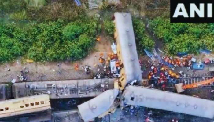 Andhra Train Accident: 9 ಮಂದಿ ಮೃತ, 40 ಜನರಿಗೆ ಗಾಯ, ಮಾನವ ದೋಷ ಶಂಕೆ  title=