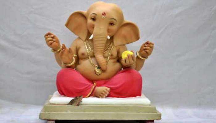 Ganesh Chaturthi 2024: ಪಿಓಪಿ ಮೂರ್ತಿ ತಯಾರಕರು, ಪಟಾಕಿ ಮಾರಾಟಗಾರರಿಗೆ 7 ತಿಂಗಳ ಮೊದಲೇ ನೋಟಿಸ್  title=