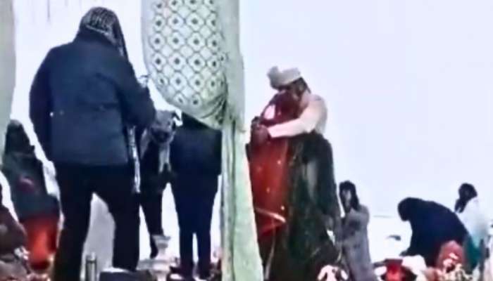 Viral Video: ಹಿಮಪಾತದ ನಡುವೆ ಗುಜರಾತಿ ದಂಪತಿಗಳು ಮದುವೆ..! ನೆಟ್ಟಿಗರ ಮೈ ಜುಮ್‌ ಎನಿಸಿದೆ
