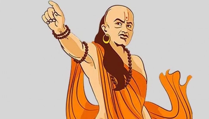 Chanakya Niti - ನಿಮ್ಮ ಈ ಅಭ್ಯಾಸಗಳು ದಾರಿದ್ರ್ಯಕ್ಕೆ ಕಾರಣವಾಗುತ್ತವೆ! ತಕ್ಷಣ ಬದಲಾಯಿಸಿಕೊಳ್ಳಿ! title=