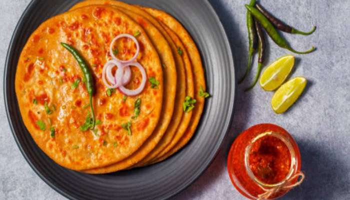 Parota Recipe: ಯಮ್ಮಿ ಟೇಸ್ಟಿ ಪಂಜಾಬಿ ಪರೋಟಾ ಮಾಡುವ ಸಿಂಪಲ್‌ ವಿಧಾನ title=