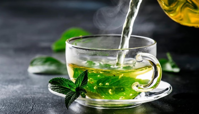 Green Tea: ಗ್ರೀನ್ ಟೀ ಕುಡಿಯಿರಿ ಈ ಭರಪೂರ ಪ್ರಯೋಜನಗಳನ್ನು ಪಡೆಯಿರಿ...! title=