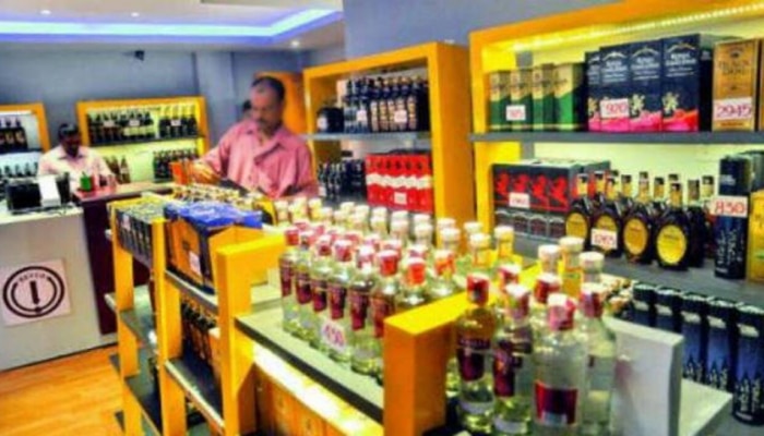 Bengaluru Liquor Ban for Dry Days: ಬೆಂಗಳೂರಿನಲ್ಲಿ ಮಧ್ಯ ನಿಷೇಧ: ಅಬಕಾರಿ ಇಲಾಖೆ ದಿನಕ್ಕೆ ₹100 ಕೋಟಿ ನಷ್ಟ ಸಾಧ್ಯತೆ title=