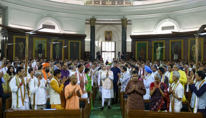 ಕೇಂದ್ರದಲ್ಲಿನ ಸರ್ಕಾರ ರಚನೆ ಪ್ರಕ್ರಿಯೆ ಬಗ್ಗೆ ನಿಮಗೆಷ್ಟು ಗೊತ್ತು..? title=