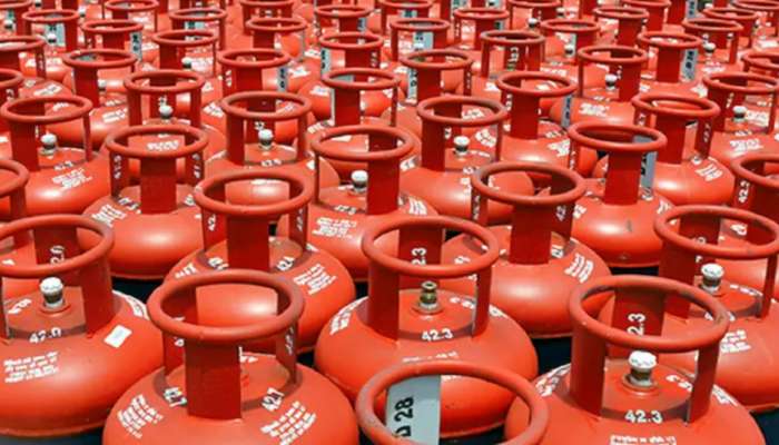 LPG Cylinder Offer: ಎಲ್‌ಪಿಜಿ ಗ್ಯಾಸ್‌ ಬಳಕೆದಾರರಿಗೆ ಗುಡ್‌ ನ್ಯೂಸ್‌..ಸಿಲಿಂಡರ್‌ ಬೆಲೆಯ ಮೇಲೆ ಭಾರಿ ರಿಯಾಯಿತಿ..!